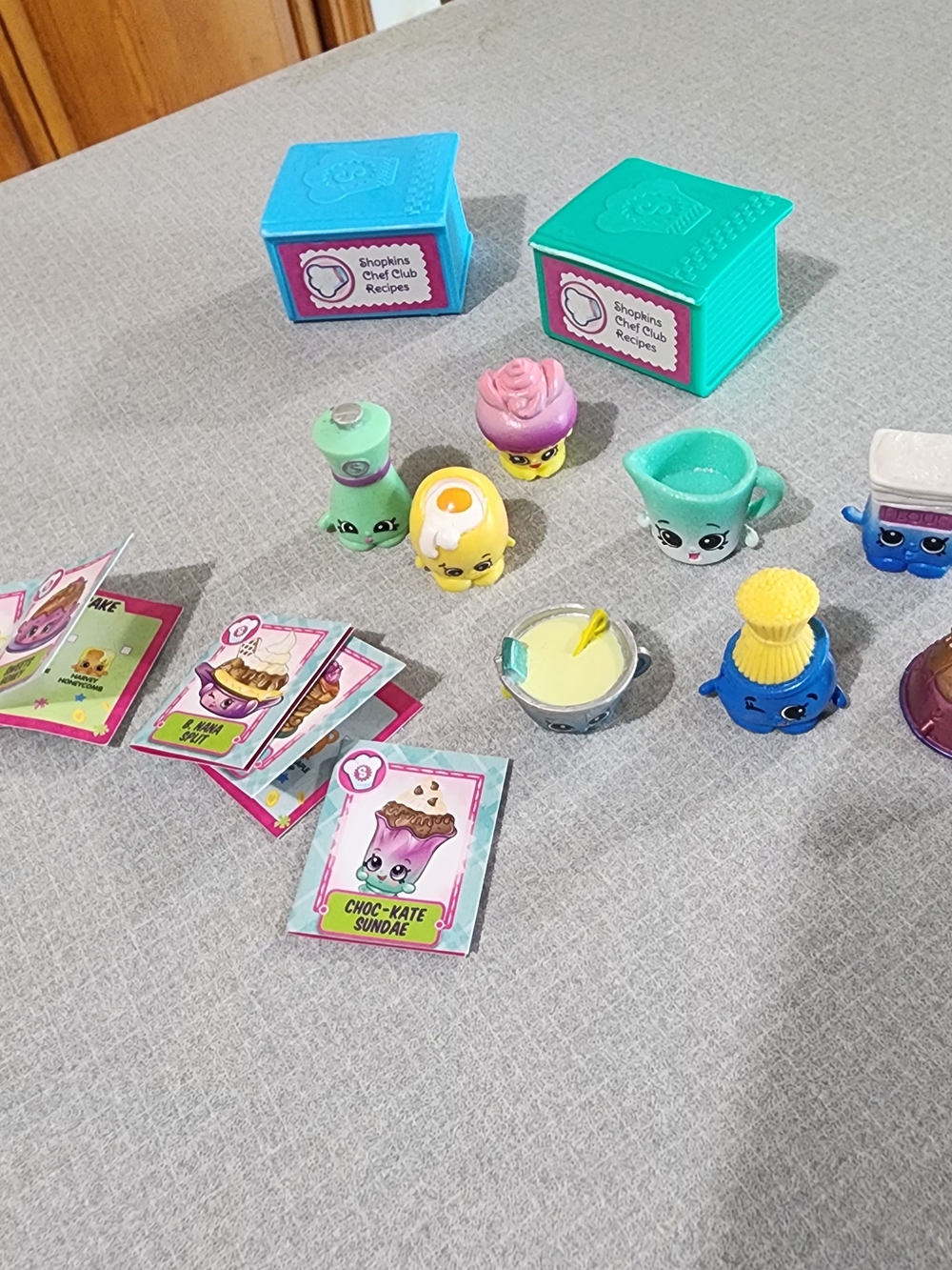 Shopkins Mini Play Kitchen Set - Teal, Aqua, Pink & Yellow Characters
